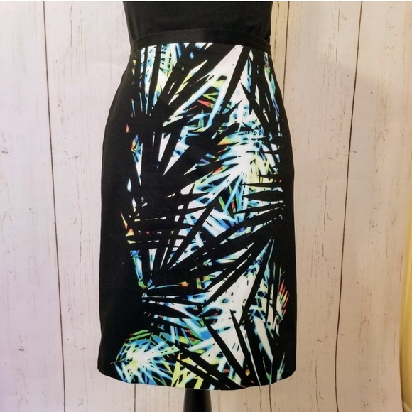 T Tahari Dresses & Skirts - T TAHARI Tropical Print Black Skirt